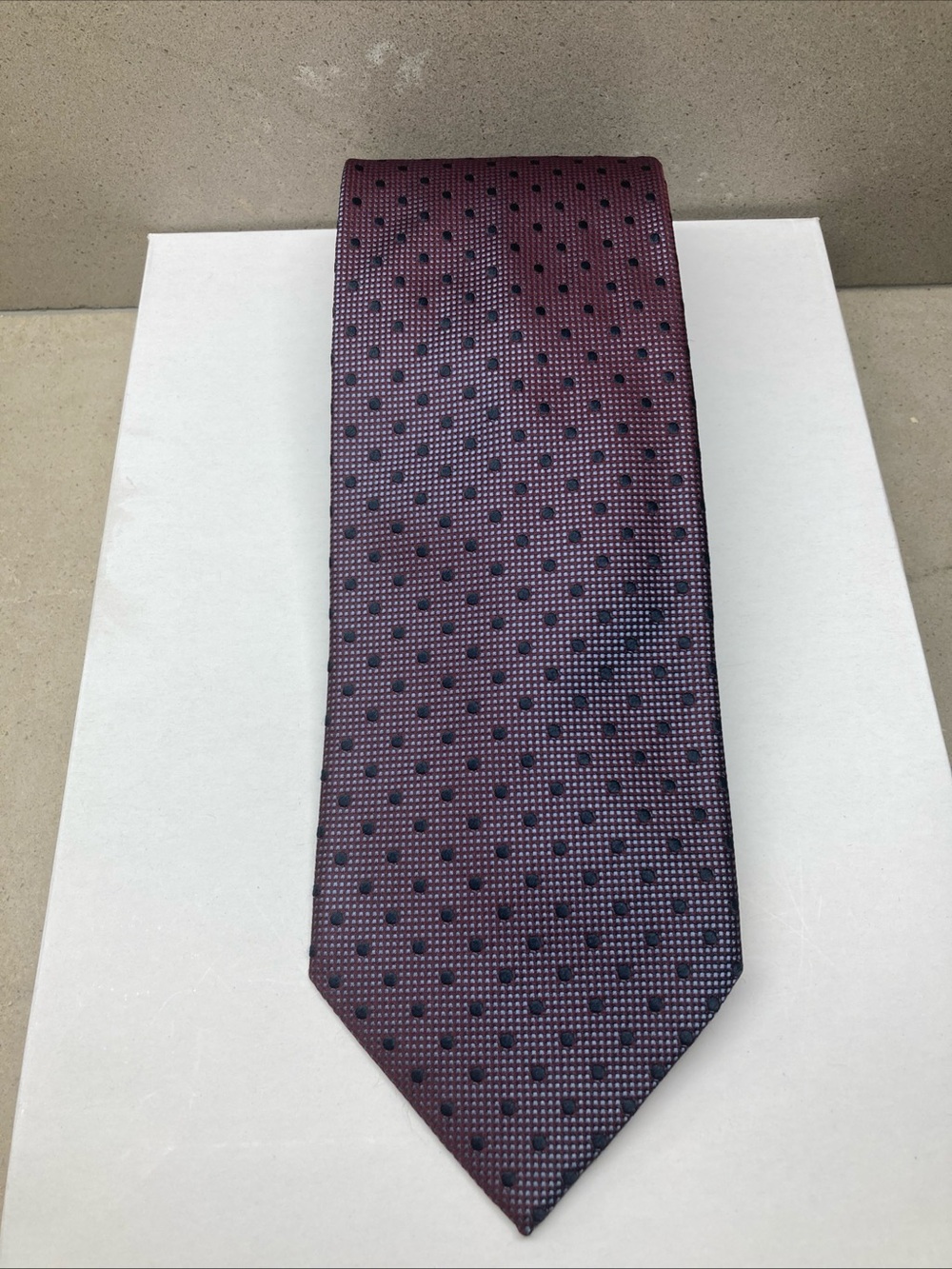 Giorgio Armani Men's iridescent Polka Dot Tie current style luxury
